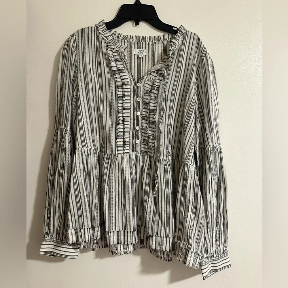 NWT Crown & Ivy Dark Grey and White along Sleeve Blouse